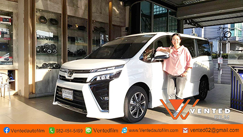 TOYOTA VOXY 00