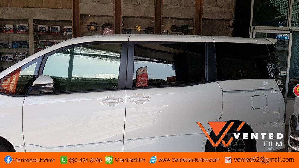 TOYOTA VOXY 02